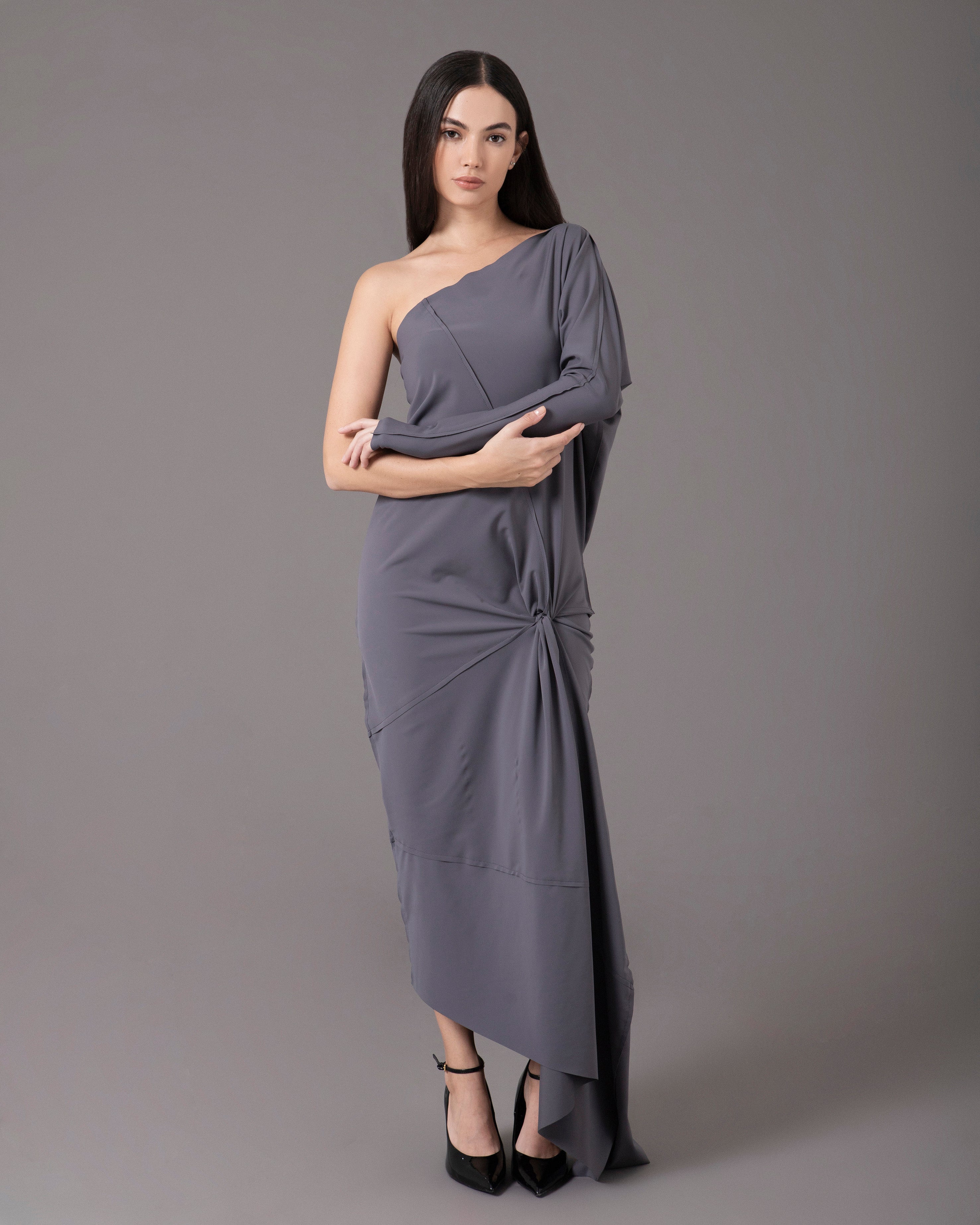 One sleeve side knot midi dress | Gris | One sleeve side knot midi dress | Gris |