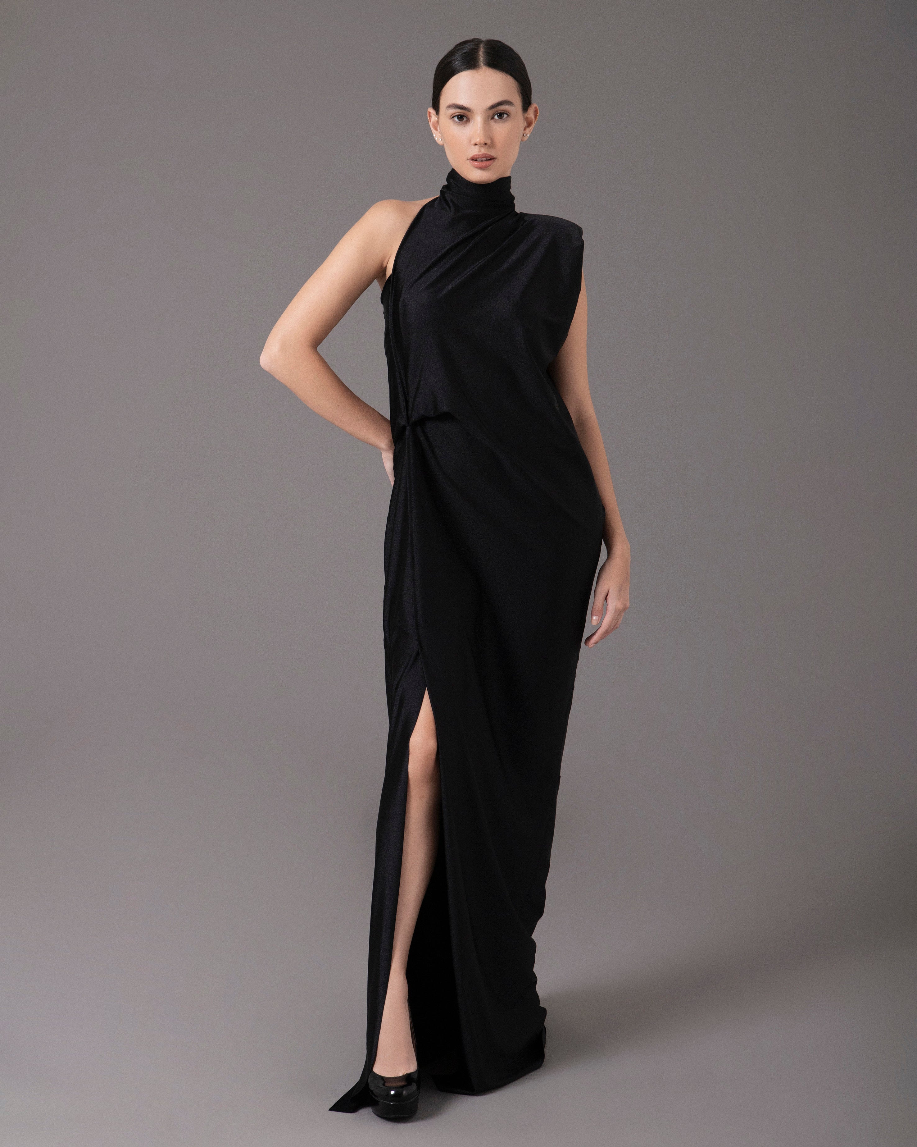 High Neck One Shoulder Pad Gown | Negro Brillante