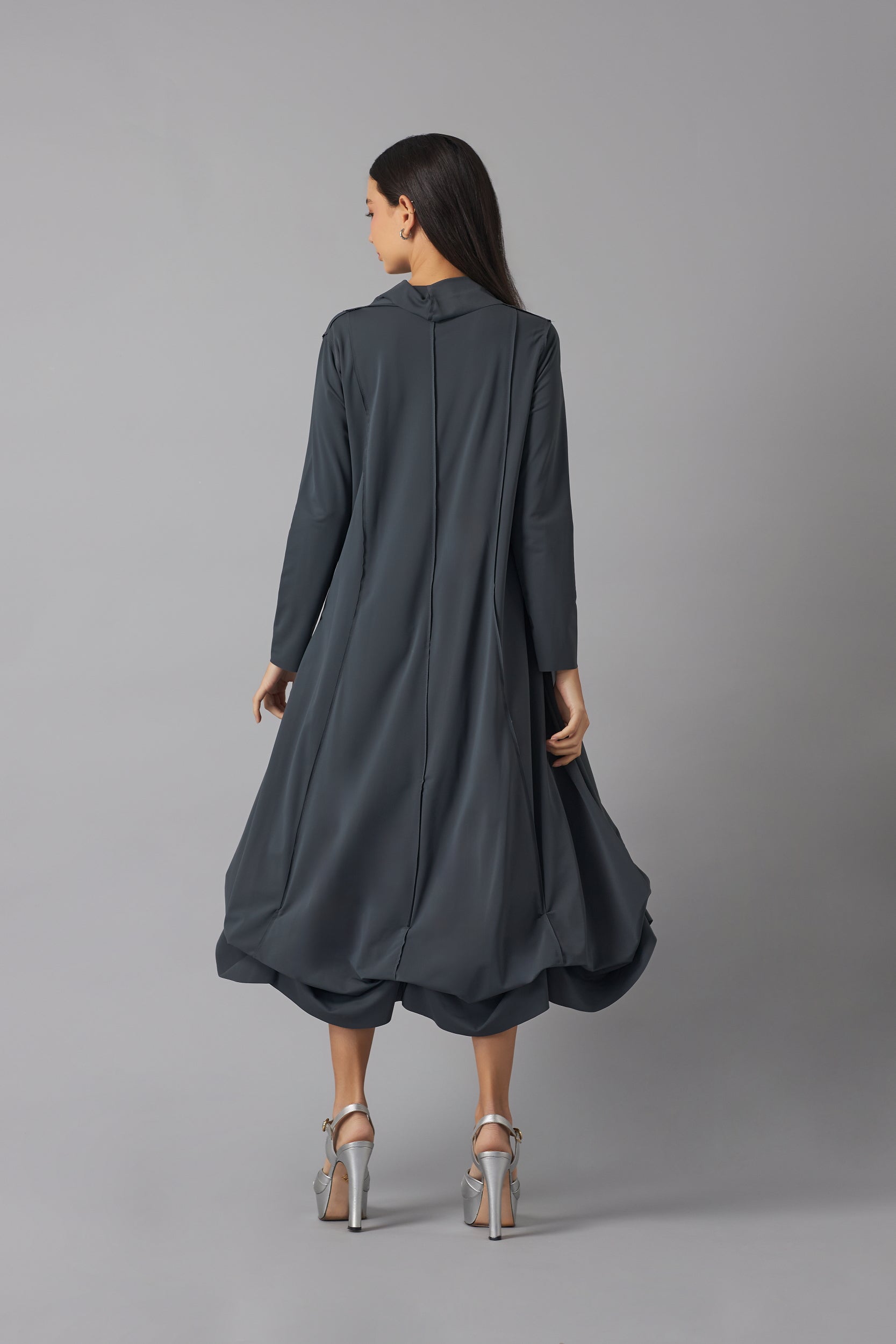 Asymmetric Threads Dress | Gris Grafito |