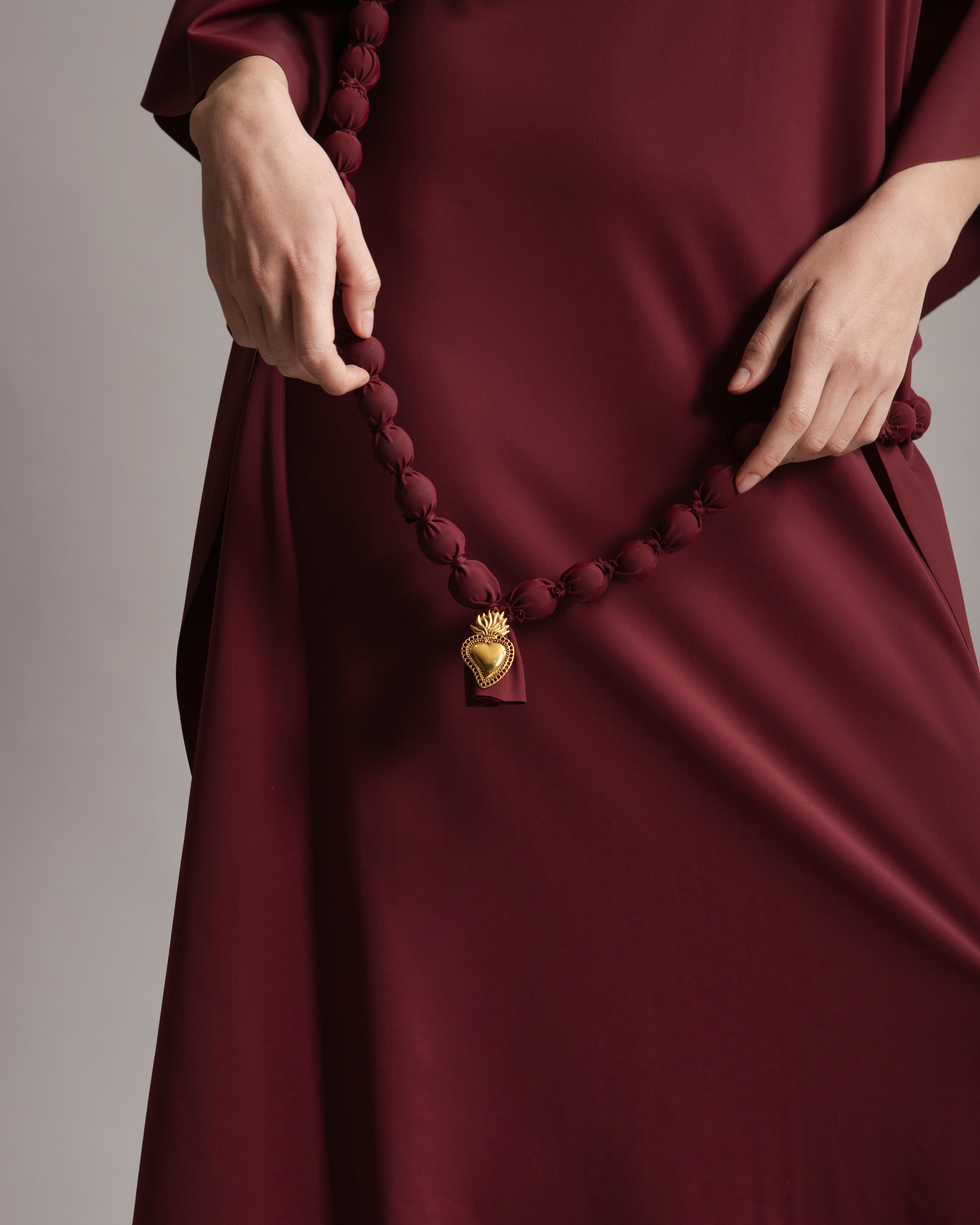 Senda Lycra Dress With Necklace | Tinto |