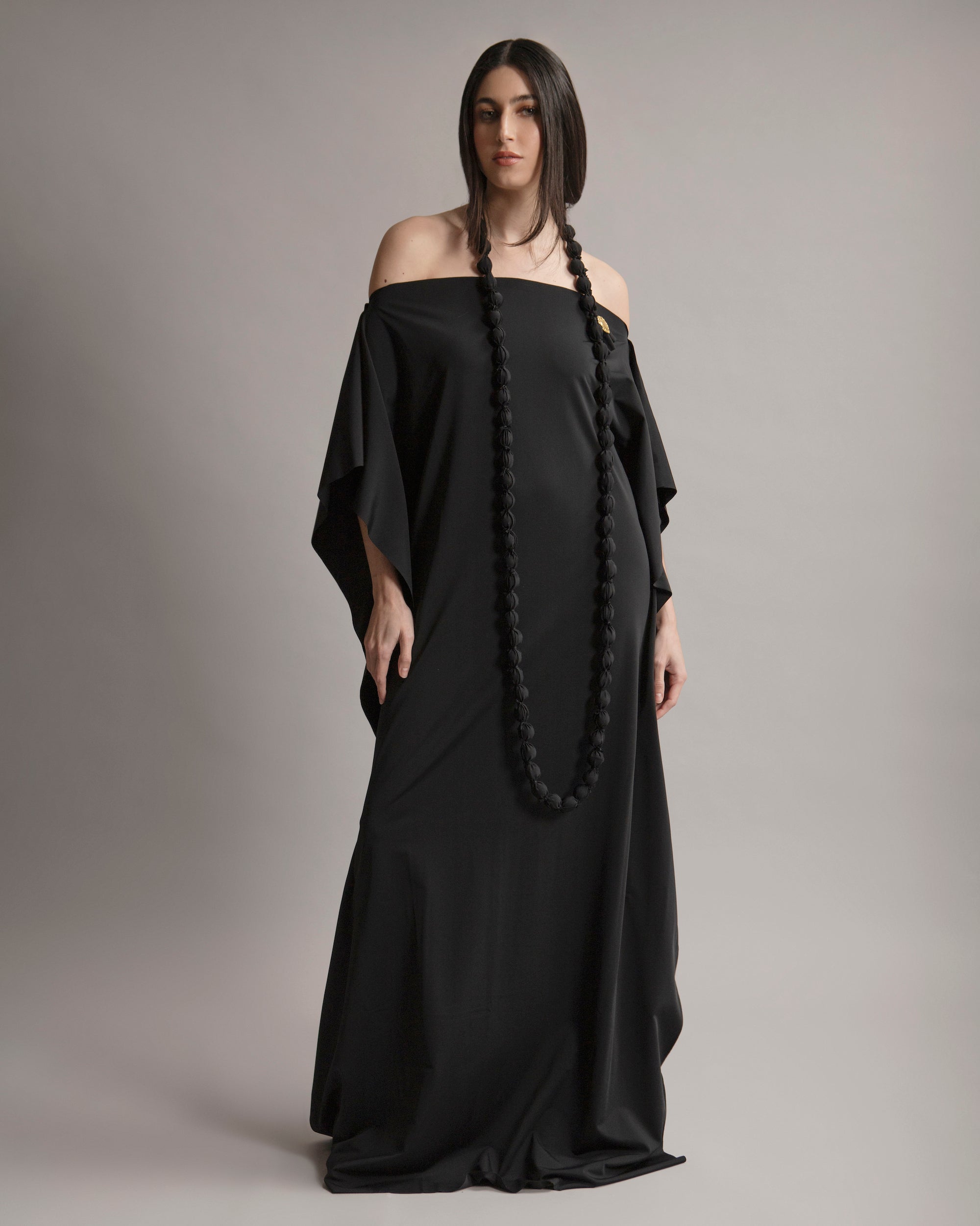 Senda Lycra Dress With Necklace | Negro |