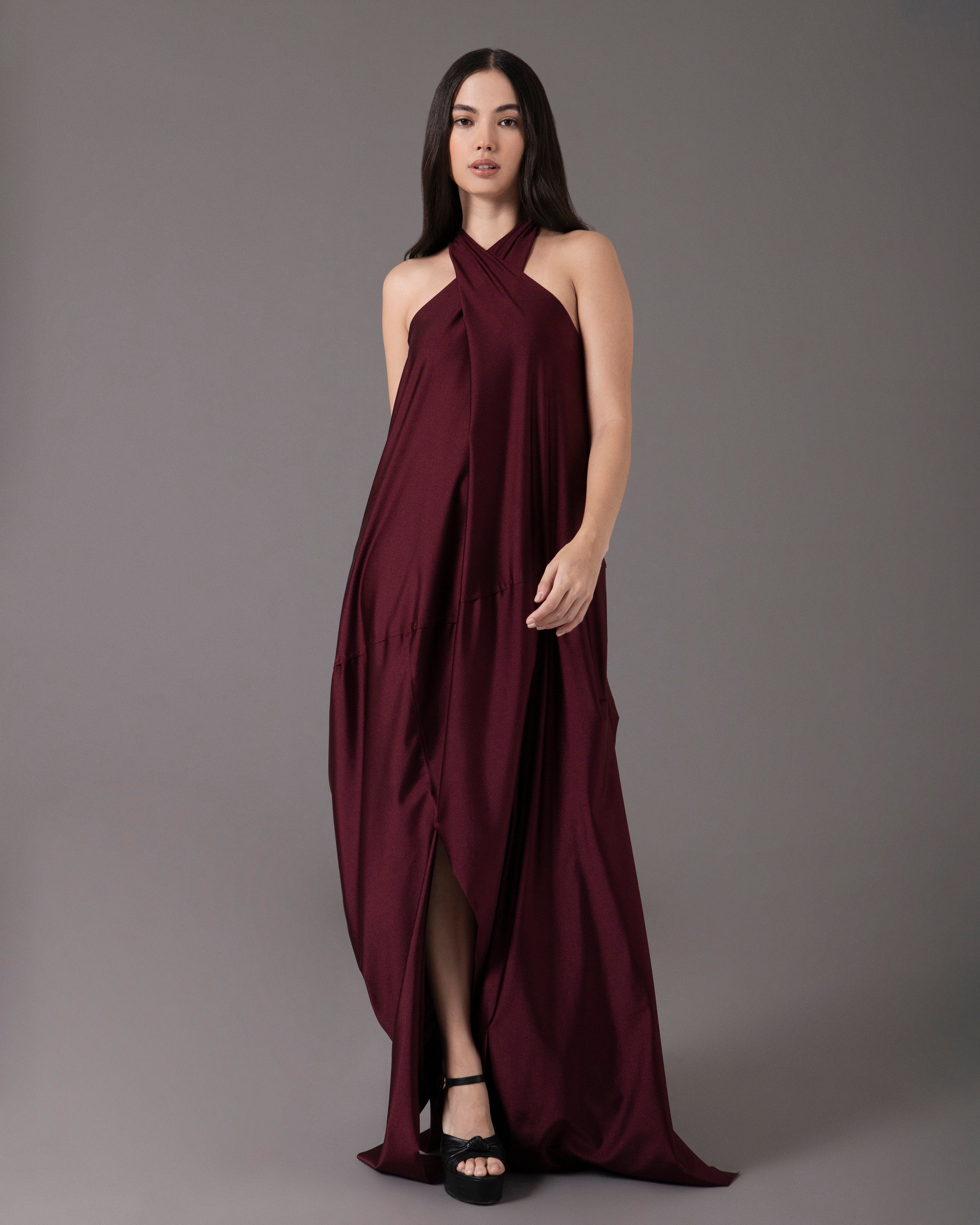 Crossover halter gown with asymmetric seams  | vino brilloso |