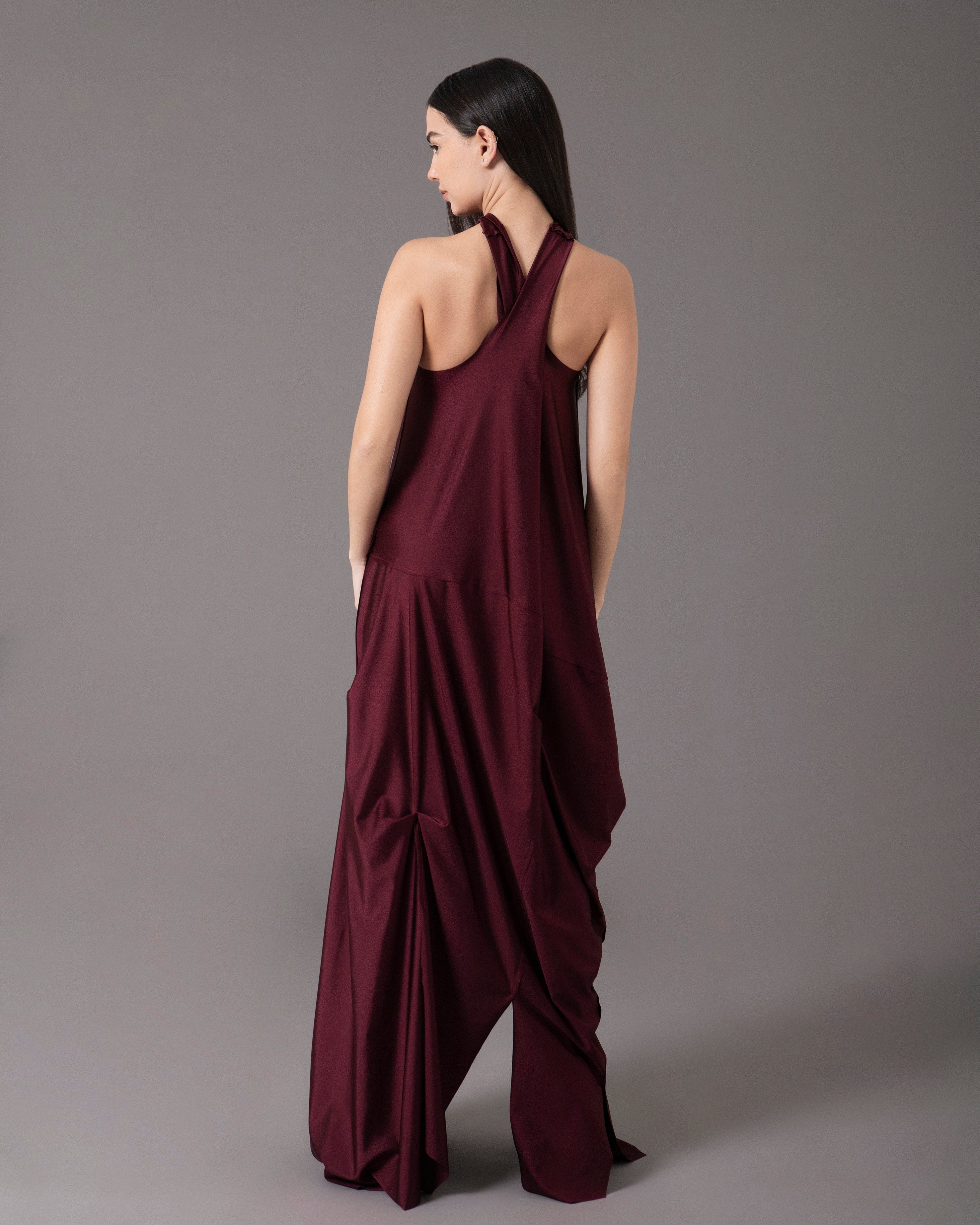 Crossover halter gown with asymmetric seams  | vino brilloso |