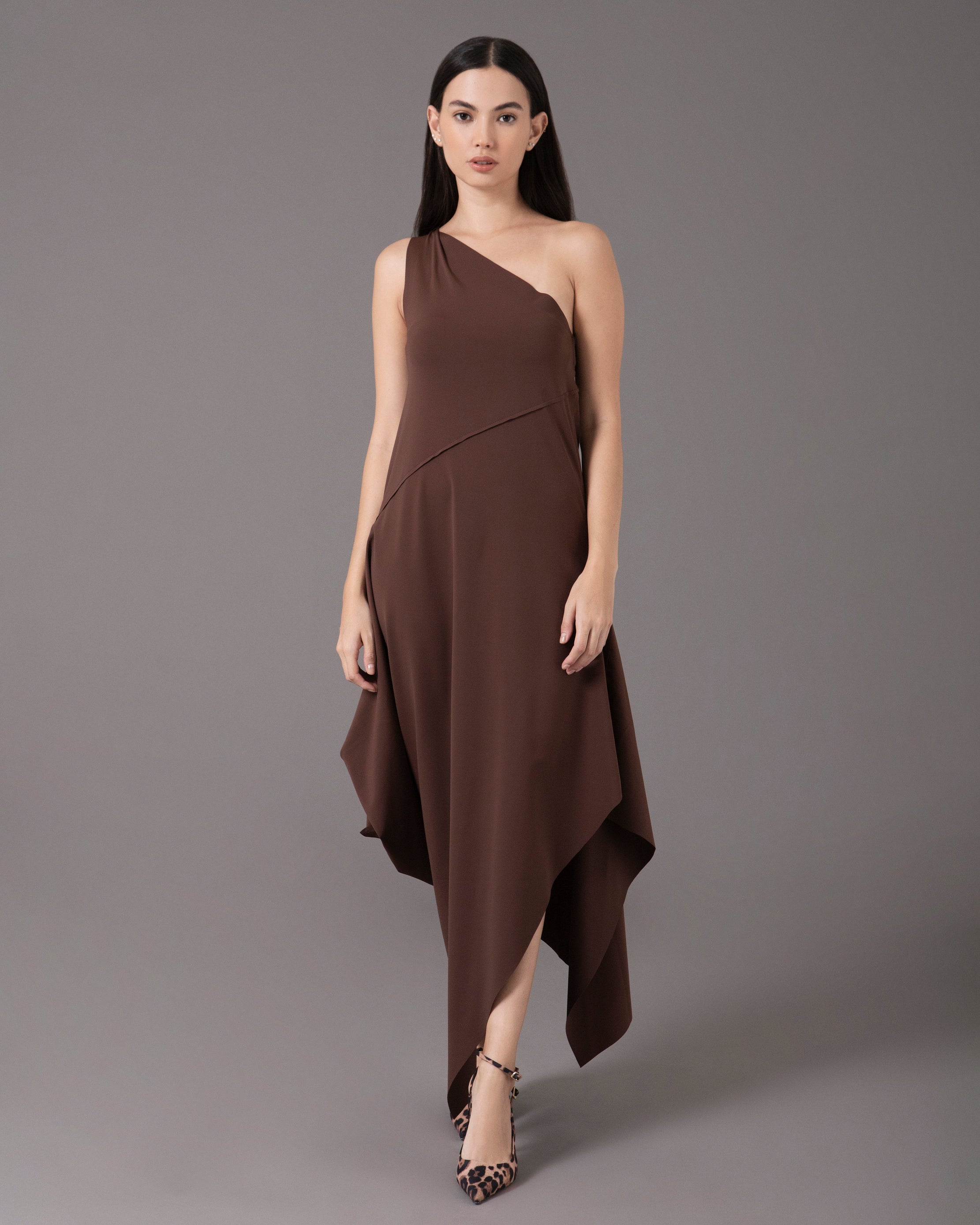 One shoulder asymmetric midi dress | Cafe |⁸