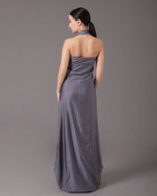 Halter tie gown with assymetric straps | Gris con Metálico |