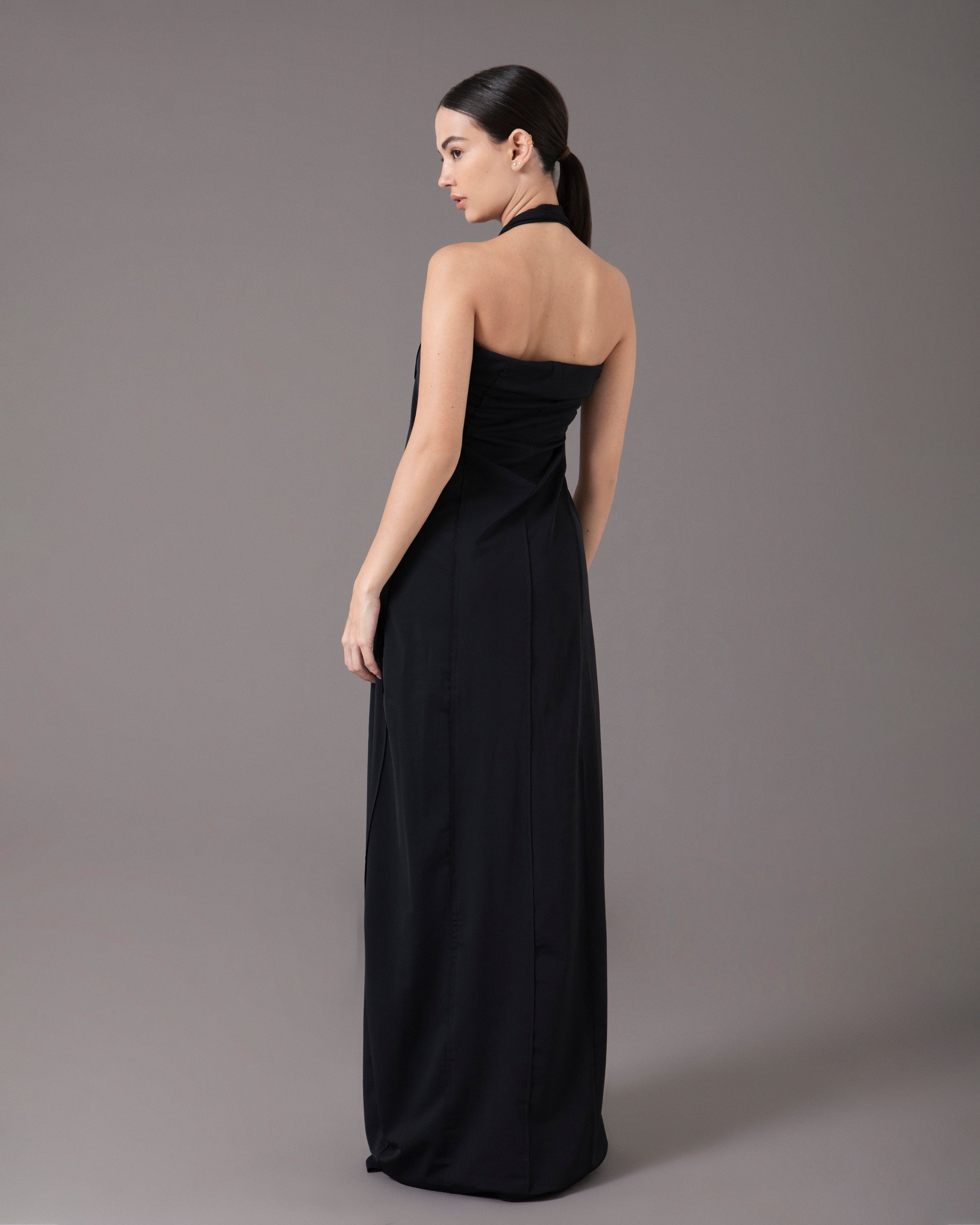 Halter tie gown with assymetric straps | Negro |