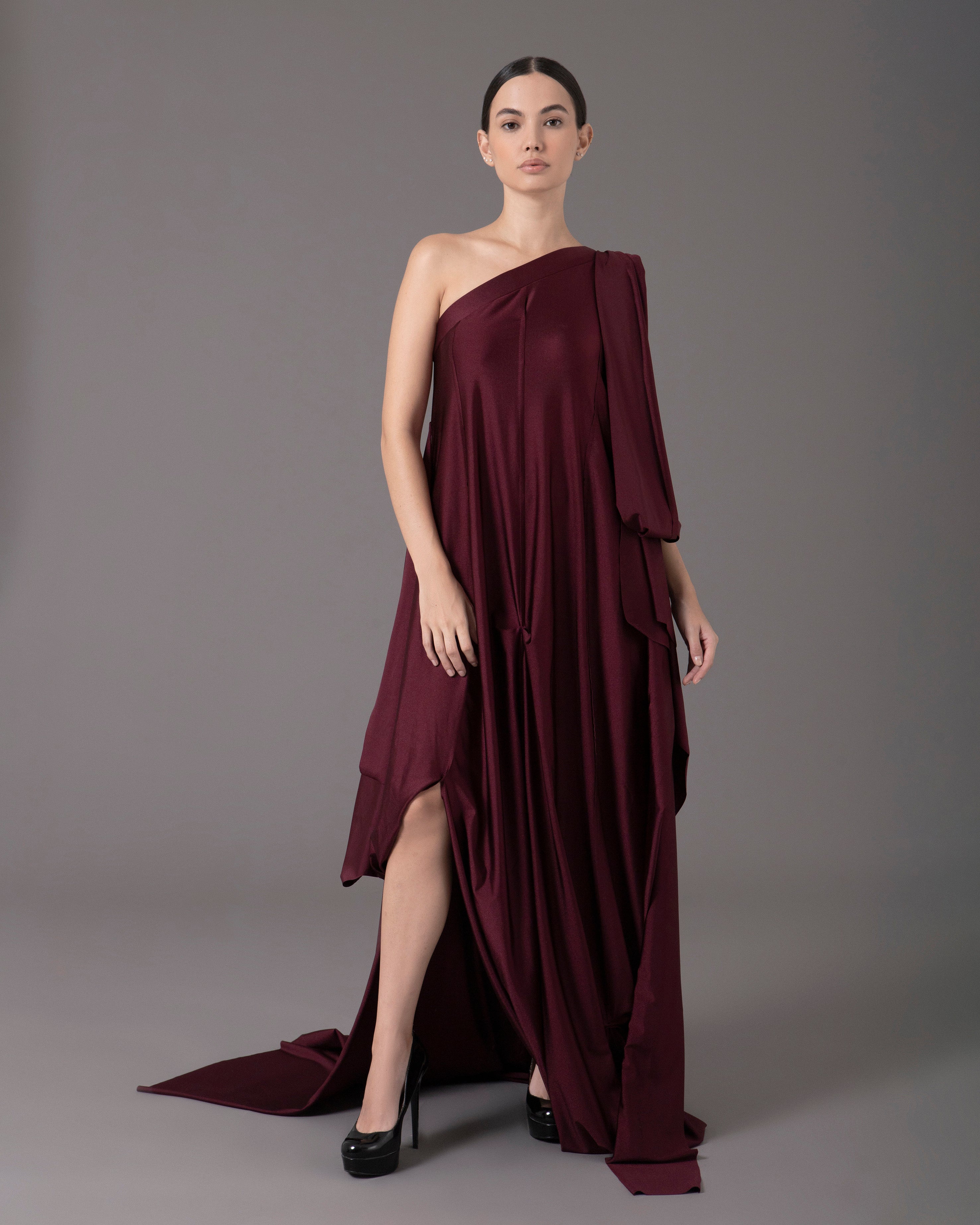 One shoulder loose asymmetric maxi dress | Vino brilloso |