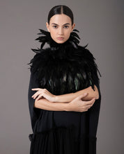 Feather neck tie negro