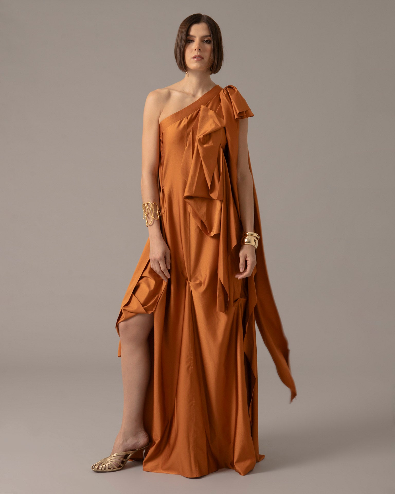 One shoulder loose asymmetric maxi dress | Ocre Metalico |