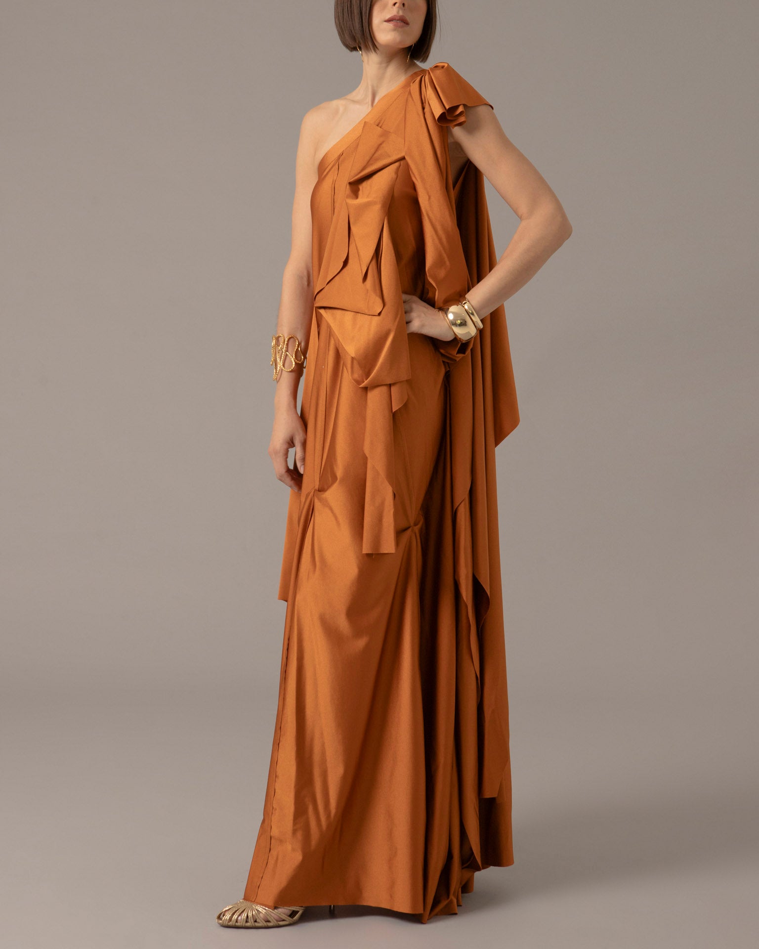 One shoulder loose asymmetric maxi dress | Ocre Metalico |