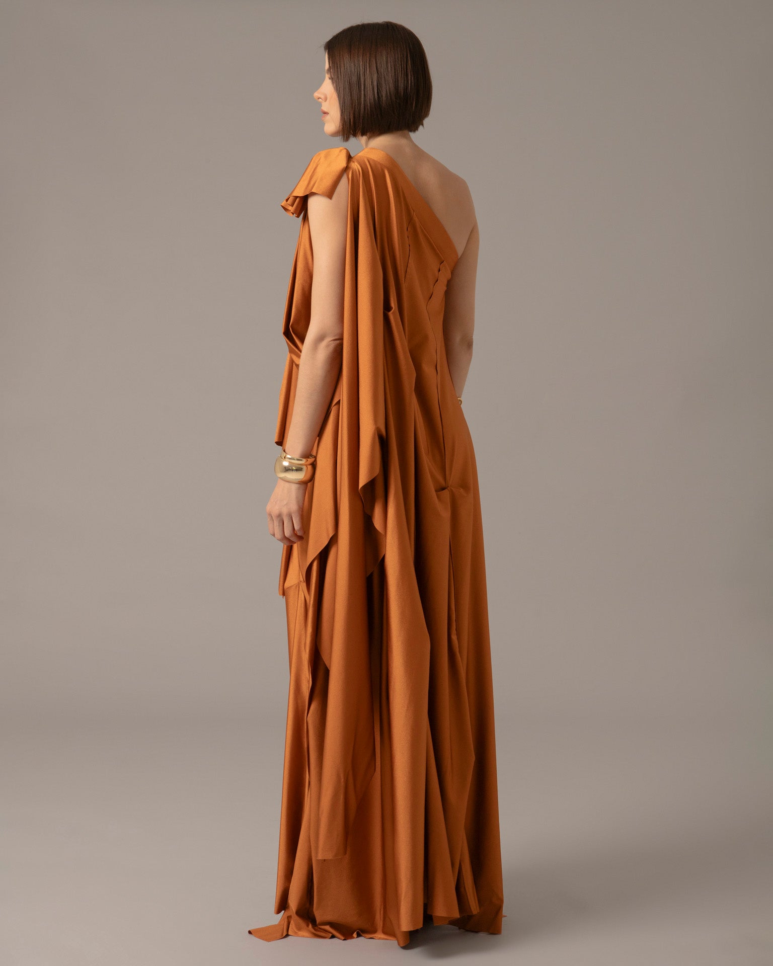One shoulder loose asymmetric maxi dress | Ocre Metalico |