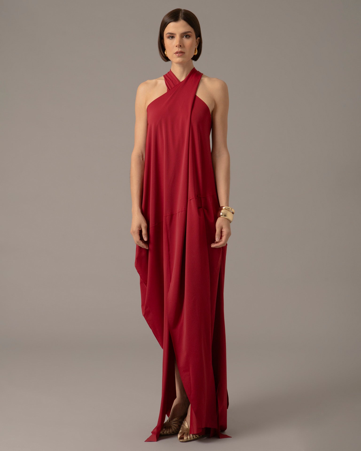 Crossover halter gown with asymmetric seams | Rojo Vivo |